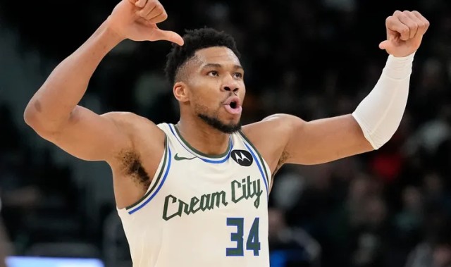 2026世界杯-交易截止日倒计时！雄鹿面前四条路：最极端是送走字母哥彻底重建