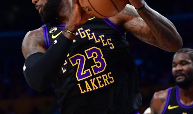 国际足联-41岁詹皇又将迎4里程碑！1点历史唯一太全面 骑士今夏将猛追他？