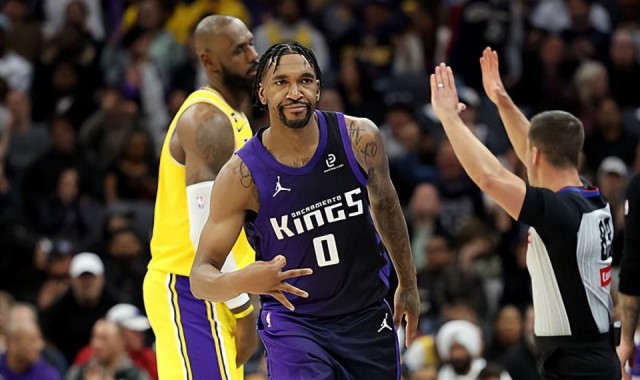 足球赛事-正面较量打爆湖人！这下湖人想要得到国王强力得分手又得加价了？